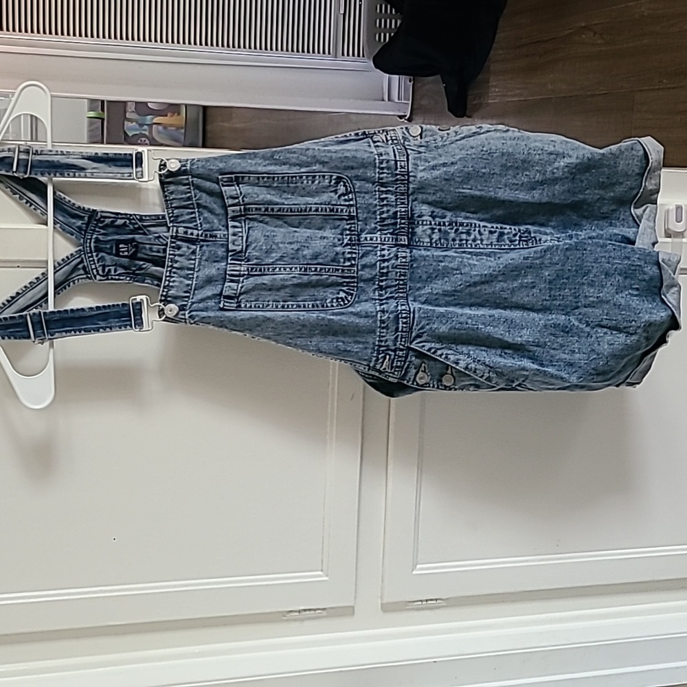 Gap short overalls